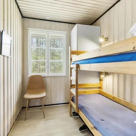 1301-aakirkeby-fyrreskoven-11 *